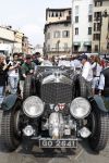Brescia 15 mei 2008
Start van de Mille Miglia in Brescia. State of art rijdt met 2 porsches mee. 
oude bentley van Koningin Elisabeth