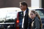 Baarn 23 april 2008
Bert Hulscher de ex van Mariska brengrt hun kinderen naar school en brengt daarna kleing naar zijn ex Mariska.
Peter Smulder s bv
