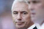 Eindhoven, 23 September 2007 Seizoen 2007/2008 Kompetitewedstrijd PSV-Feyenoord, eindstand 4-0
Feyenoord-trainer Bert v Marwijk