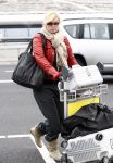Schiphol 28 januari 2009
Bridget Maasland wordt door haar vriend Pepijn en zoontje Mees weg gebracht naar schiphol omdat ze voor 10 dagen naar Los Angeles moet.
Peter Smulders bv