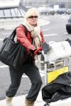 Schiphol 28 januari 2009
Bridget Maasland wordt door haar vriend Pepijn en zoontje Mees weg gebracht naar schiphol omdat ze voor 10 dagen naar Los Angeles moet.
Peter Smulders bv