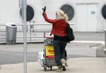 Schiphol 28 januari 2009
Bridget Maasland wordt door haar vriend Pepijn en zoontje Mees weg gebracht naar schiphol omdat ze voor 10 dagen naar Los Angeles moet.
Peter Smulders bv