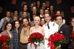 Rotterdam 16 december 2007
Premiere Evita in het nieuwe Luxor met oa Stanley Burleson Brigitte Heitzer en Roberto de GRoot. Andrew Lloyd Webber en Pieter v Vollenhoven zijn daarbij aanwezig.