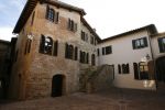 Solomeo (Perugia Italie ) 14 november 2007
Exclusieve Dames & Heren Kledingfabrikant Brunello Cucinelli
Toonaangevend en vooral bekend om zijn schitterende Cashmere materialen