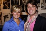 Naarden 1 april 2008
Het arsenaal van Jan en Monique des Bouvrie bestaat 15 jaar.  
Caroline Tensen met vriend Peter Gallas