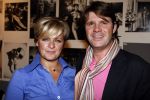 Naarden 1 april 2008
Het arsenaal van Jan en Monique des Bouvrie bestaat 15 jaar.  
Caroline Tensen met vriend Peter Gallas