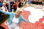 Lisse 9 mei 2009
Caroline Tensen tijdens NCRV loop in de keukenhof. De opbrengst gaat naar orange babies.
Peter Smulders bv