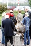 Amsterdam 5 juni 2008
Celine Dion haar man Rene en dochter vertrekken uit het Amstel Hotel om vanaf schiphol oost met een prive vliegtuig naar Denemarken te vliegen.
Celine nam alle tijd om de fans een handtekening te geven en om met ze op de foto te gaan.