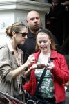 Amsterdam 5 juni 2008
Celine Dion haar man Rene en dochter vertrekken uit het Amstel Hotel om vanaf schiphol oost met een prive vliegtuig naar Denemarken te vliegen.
Celine nam alle tijd om de fans een handtekening te geven en om met ze op de foto te gaan.