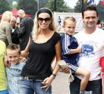 Amsterdam 7 juni 2008
Marc Overmars en zijn vrouw Chantal v Woensel met hun kinderen en zoons van broer bij dag voor ADHD op de toekomst bij ajax.