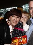 Amsterdam 7 februari 2009
Premiere disneyfilm Bolt in pathe arena. Chazia Mourali met man en dochter
Peter Smulders bv