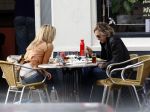 Weesp 27 april 2008
Wendy v Dijk met Sem en Chris zegers met.. zitten op terras iets te eten .
Peter Smulders bv