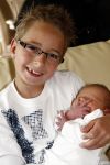 Fijnaart 11 mei 20-09
Frans en Mariska bauer met hun lasatste aanwinst Lucas. Ook Christiaan Frans en Jan waren natuurlijk aanwezig.
Peter Smulders bv