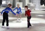 Hilversum 12 december 2007
Christiaan Bauer doet mee aan sterren kinden schaatsen op het ijs. Frans Bauer Mariske Frans en Jan zijn erbij.