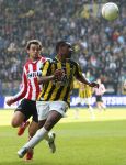 Arnhem, 20 April 2008 Kompetitiewedstrijd Vitesse-PSV, eindstand 0-1 Seizoen 2007/2008
PSV Landskampioen
Civard  Sprockel in duel met Danko Lazovic