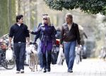 Amstedam 1 december 2007
Connie Breukhoven met Hans zoon Marvin PA edwin en hond aan het wandelen in het vondelpark.