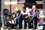 Amsterdam 21 maart 2009
Connie Hans en Shanna Breukhoven met kleinkind op terras.
Peter Smulders bv