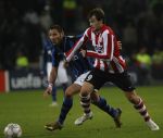 Eindhoven, 12 December 2007
Champions League wedstrijd PSV-Internationale Milan, eindstand 0-1 Seizoen 2007/2008 Danko Lazovic in duel met Marco Materazzi