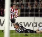 Eindhoven, 20 Oktober 2007
Kompetitiewedstrijd PSV-VVV, eindstand 3-1
Seizoen 2007/2008
Danko Lazovic probeert doelman Danny Wintjens te passeren