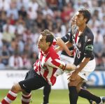 Eindhoven, 23 September 2007 Seizoen 2007/2008 Kompetitewedstrijd PSV-Feyenoord, eindstand 4-0
Danko Lazovic in duel met Giovanni v Bronckhorst