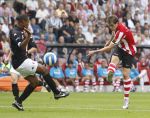 Eindhoven, 23 September 2007 Seizoen 2007/2008 Kompetitewedstrijd PSV-Feyenoord, eindstand 4-0
Danko Lazovic in duel met Andre Bahia