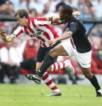 Eindhoven, 23 September 2007 Seizoen 2007/2008 Kompetitewedstrijd PSV-Feyenoord, eindstand 4-0
Danko Lazovic in duel met Andre Bahia