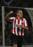 Eindhoven, 20 Oktober 2007
Kompetitiewedstrijd PSV-VVV, eindstand 3-1
Seizoen 2007/2008
Danny Koevermans heeft fescoord en wordt gefeliciteerd door zijn ploeggenoten