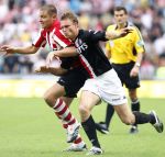 Eindhoven, 23 September 2007 Seizoen 2007/2008 Kompetitewedstrijd PSV-Feyenoord, eindstand 4-0
Danny Koevermans in duel met Kevin Hofland
