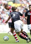 Eindhoven, 23 September 2007 Seizoen 2007/2008 Kompetitewedstrijd PSV-Feyenoord, eindstand 4-0
Danny Koevermans in duel met Kevin Hofland