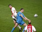 Amsterdam, 30 Januari 2008 Kompetitiewedstrijd AJAX-PSV, eindstand 0-2
Seizoen 2007/2008
Danny Koevermans in duel met Thomas Vermaelen