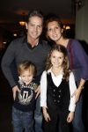 Kaatsheuvel 24 november 2007
Premiere Assepoester in de efteling. Zangeres Do v Hulst speelt de hoofdrol. Danny en Jenny de Munk met kinderen