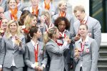 Den Haag 27 augustus 2008
De Olympische medaille winnaars van Peking op het bordes bij Koningin Beatrix. Aanwezig oa Anky v Grunsven Maarten v d Weijden Inge Dekker Marianne Vos Naomi v As Fatima de Moreiro Melo, anky v Grunsven Deborah Gravenstijn...
Peter Smulders bv