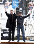 Amsterdam 1 februari 2008
Dennis v d Geest probeert aandacht te krijgen voor 