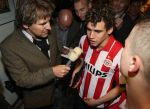 Arnhem, 20 April 2008 Kompetitiewedstrijd Vitesse-PSV, eindstand 0-1 Seizoen 2007/2008
PSV Landskampioen
Dirk Marcellis wordt geintervieuwd door Toine v Peperstraten