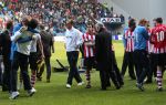 Arnhem, 20 April 2008 Kompetitiewedstrijd Vitesse-PSV, eindstand 0-1 Seizoen 2007/2008
PSV Landskampioen
Dirk Marcellis viert feest
