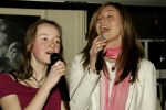 Amsterdam 1 maart 2005
Feestje van Gotcha met Georgina Verbaan.
Do zangeres met Hanna  
Dominique v Hulst