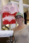 Amsterdam 14 april 2005
Marie Claire 15 jaar oud. Verkoop t shirts t.b.v. kankerbestrijding.
Do zangeres
Peter Smulders bv