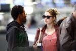 Amsterdam Schiphol 1 mei 2009
Doutzen Kroes heeft samen met haar vriend Greg Andrews Koninginnedag 2009 gevierd in Amsterdam. Zij vloog de volgende dag naar het Filmfestival in 
Cannes (Fr.)