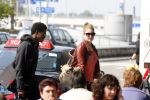 Amsterdam Schiphol 1 mei 2009
Doutzen Kroes heeft samen met haar vriend Greg Andrews Koninginnedag 2009 gevierd in Amsterdam. Zij vloog de volgende dag naar het Filmfestival in 
Cannes (Fr.)