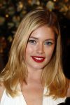 Amsterdam 15 november 2007
Doutzen Kroes wint award voor beste vrouwelijke model georganiseerd door Marie Claire. Haar ouders en zus waren erbij.