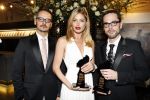 Amsterdam 15 november 2007
Doutzen Kroes wint award voor beste vrouwelijke model georganiseerd door Marie Claire. Haar ouders en zus waren erbij. Doutzen met Viktor en Rolf