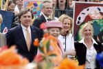 Makkum en Franeker30 april 2008
Koninginnedag 2008 met Koningin Beatrix Prins Willem Alexander Friso Constantijn Maurits Floris Pieter Christiaan Pieter v Vollenhoven en de prinsessen Maxima Laurentien Mabel Aimee Anita Margriet en Marilene. Ed Nijpels
Peter Smulders bv