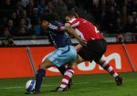 Eindhoven, 19 Maart 2008 Kompetitiewedstrijd PSV-AJAX, eindstand 0-0 
Seizoen 2007/2008
Edgar Davids in duel met Jan Kromkamp