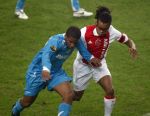 Amsterdam, 30 Januari 2008 Kompetitiewedstrijd AJAX-PSV, eindstand 0-2
Seizoen 2007/2008
Edgar Davids in duel met Jefferson Farfan