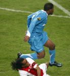 Amsterdam, 30 Januari 2008 Kompetitiewedstrijd AJAX-PSV, eindstand 0-2
Seizoen 2007/2008
Edgar Davids in duel met Jefferson Farfan