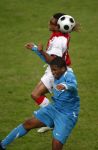 Amsterdam, 30 Januari 2008 Kompetitiewedstrijd AJAX-PSV, eindstand 0-2
Seizoen 2007/2008
Edgar Davids in duel met Jefferson Farfan