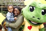 Wassenaar 9 juni 2008
Premiere Sittah in pretpark Duinrell. Edsilia Rombley met familie