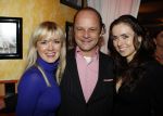 Uitgeest 19 januari 2009
Feest Henk Geels n Bobs saloon. Eduqrd Schaepman met Suze en Marloes Mens
Peter Smulders bv