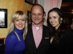 Uitgeest 19 januari 2009
Feest Henk Geels n Bobs saloon. Eduqrd Schaepman met Suze en Marloes Mens
Peter Smulders bv