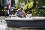 Nigtevecht, 24 Mei 2009
Edwin Smulders met zijn zwangere vrouw Anouk Smulders in hun sloep varend over de Vecht richting Muiden